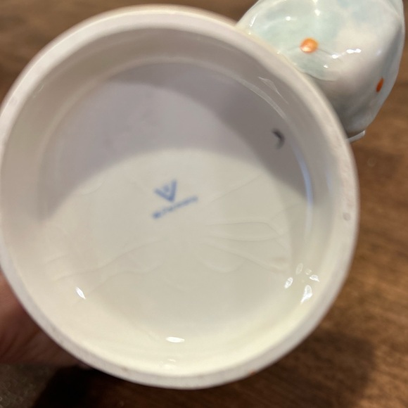 Goebel Hummel figurine titled "Mother's Darling" #175 - Picture 5 of 8